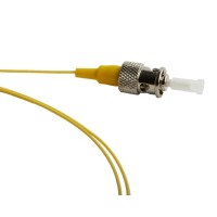 Пигтейл одномодовый оптический SM 9/125 (OS2), ST/APC, 1 м, LSZH Hyperline FPT-B9-9-ST/AR-1M-LSZH-YL