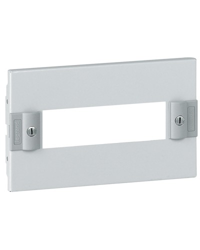 Панель лицевая Legrand 020304 в Стерлитамаке Аксессуары для стоек и шкафов Pintop.ru